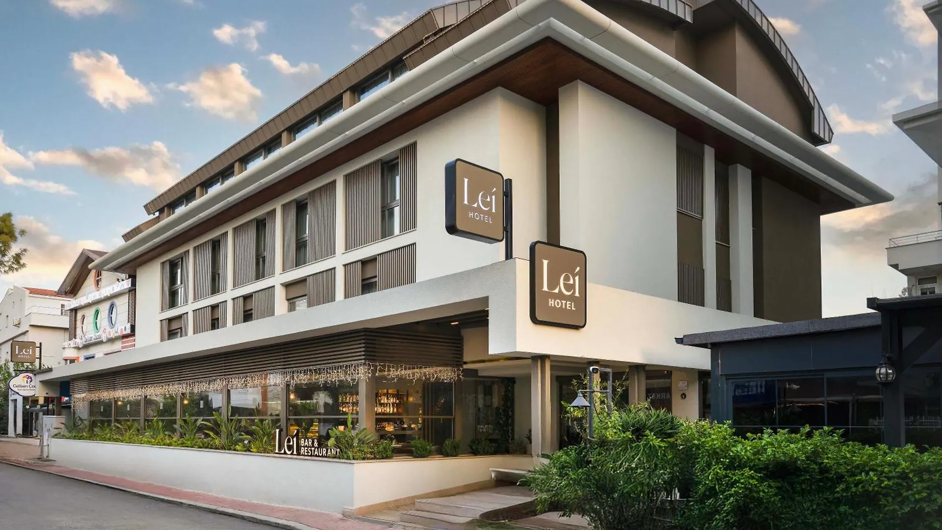 Lei Hotel 安塔利亚