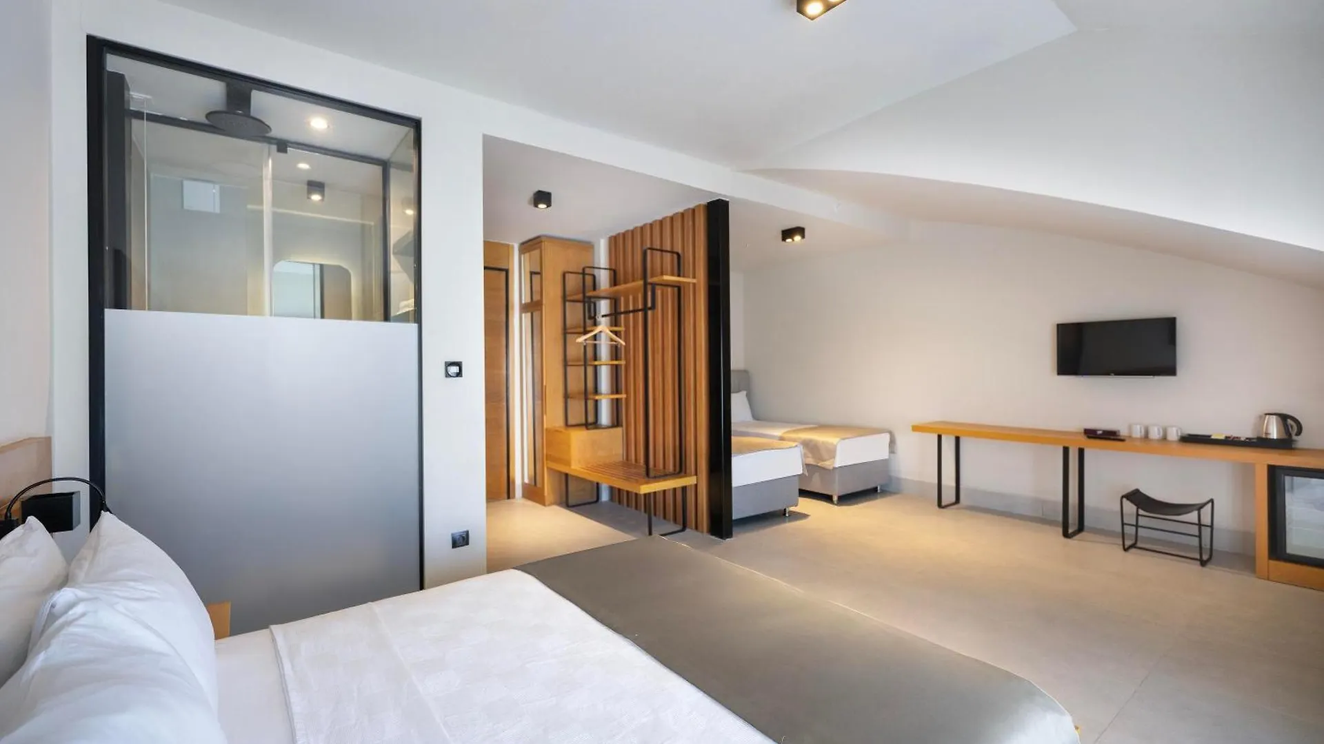 Lei Hotel 安塔利亚